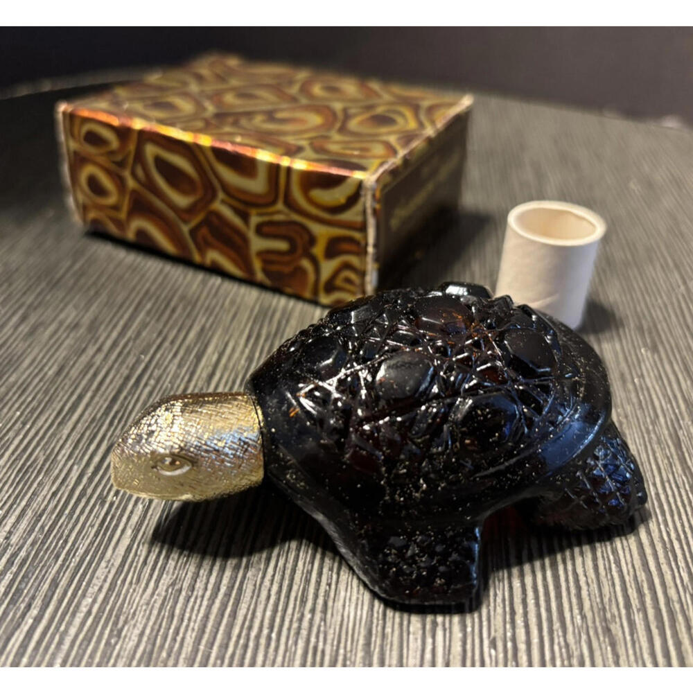 Vintage Avon Treasure Turtle Unforgettable 1 oz Full Original Box w Head Cover
